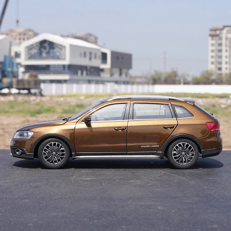 1:18 Volkswagen Lavida Cross 2015