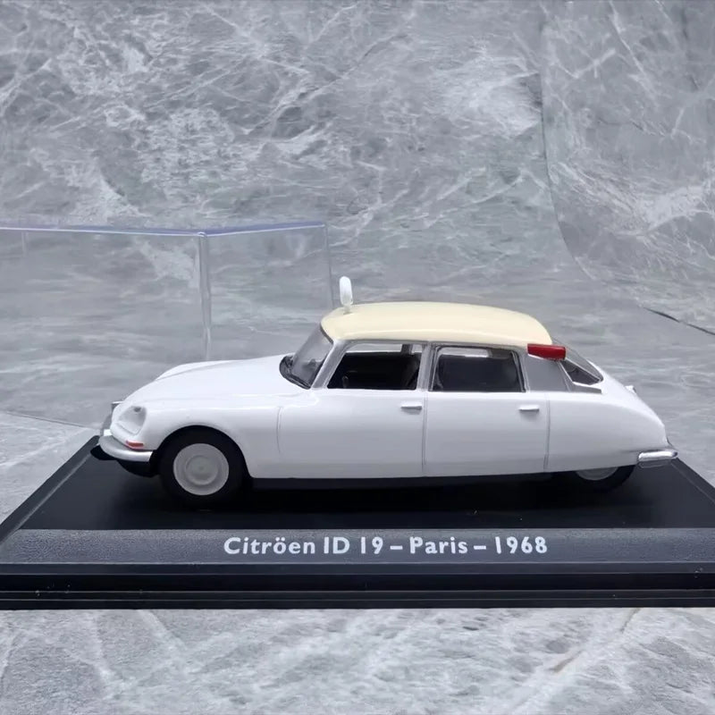 1:43 Citroen ID 19 Paris 1968