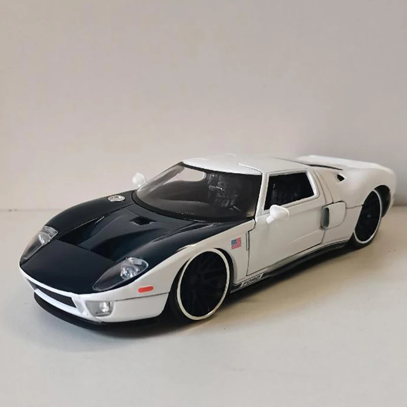 1:24 Ford GT 2005