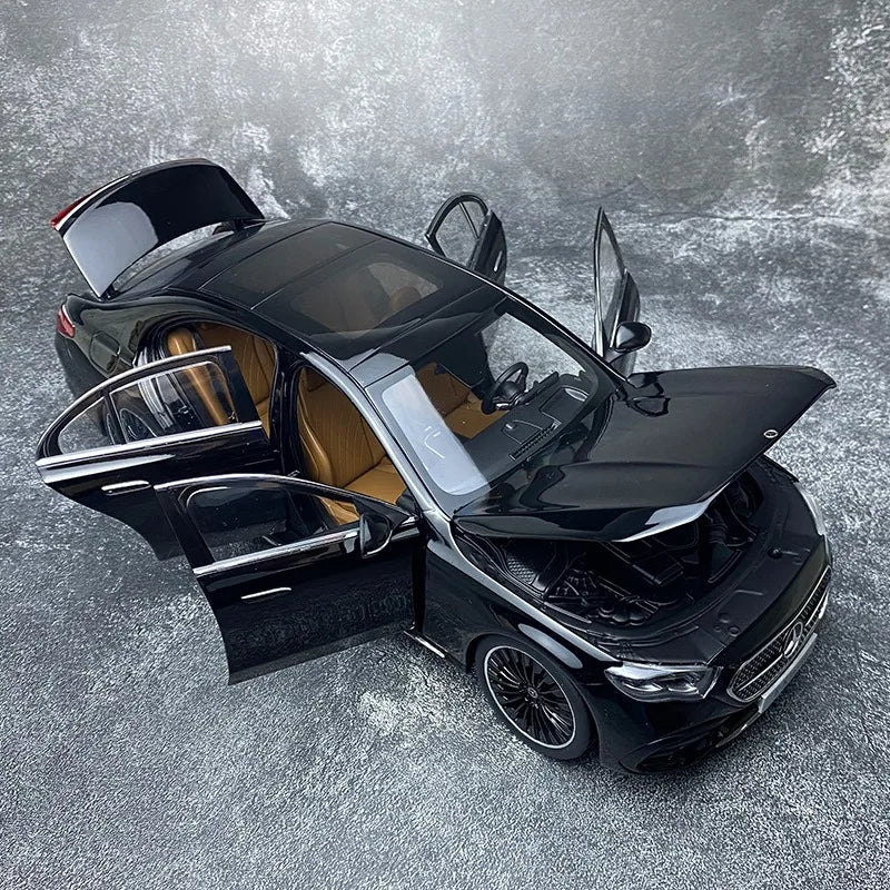 1:18 Mercedes-Benz E450 W214 E300