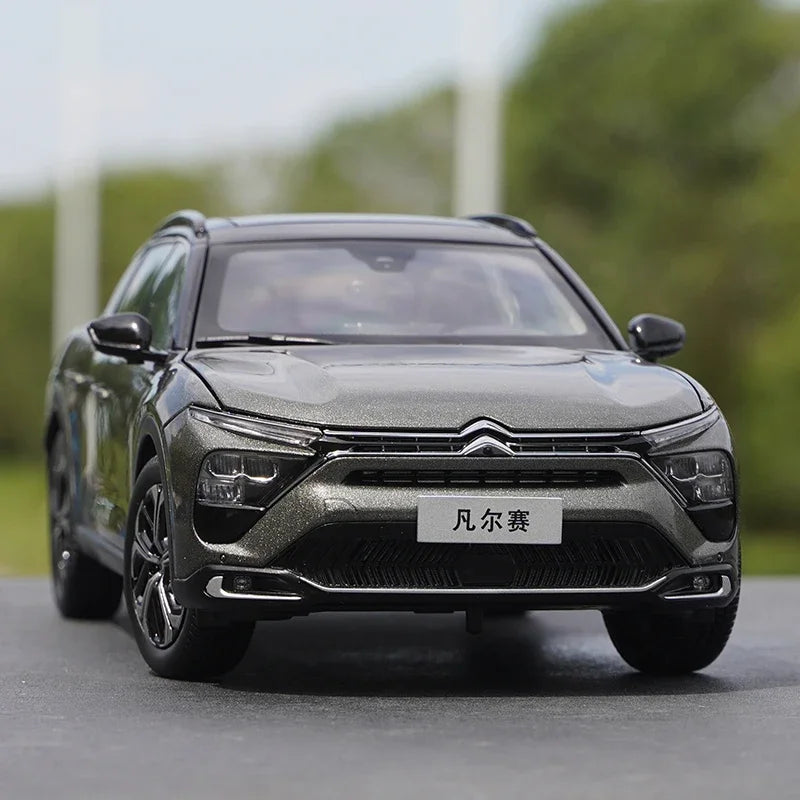 1:18 2021 Dongfeng Citroen Versailles C5 X