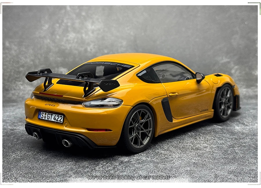1/18 Porsche 718 Cayman GT4 RS Weissach Pack 2023