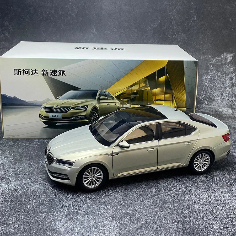 1:18 SKODA SUPERB
