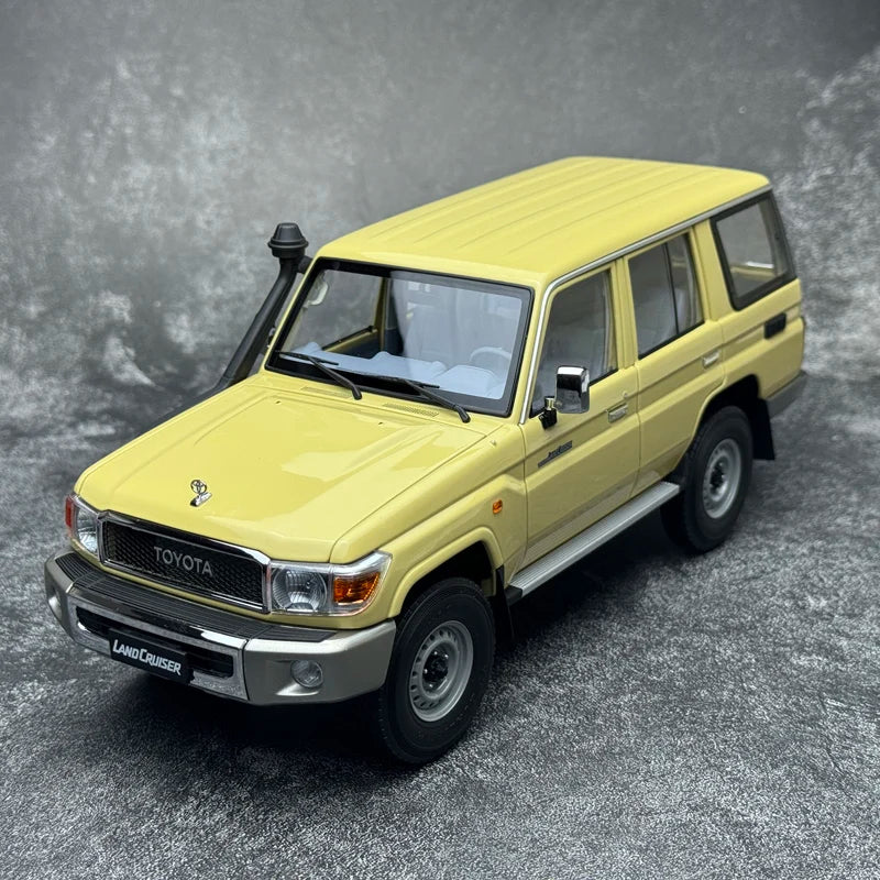 1:18 Land Cruiser 76 2017