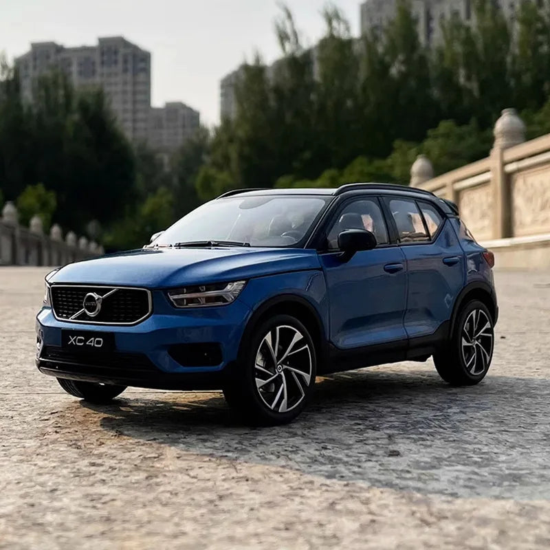 1:18 Volvo XC40
