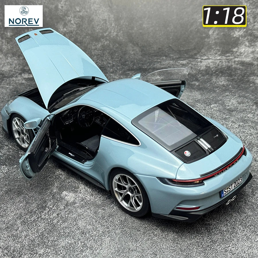 1:18 Porsche 911 S/T 2023