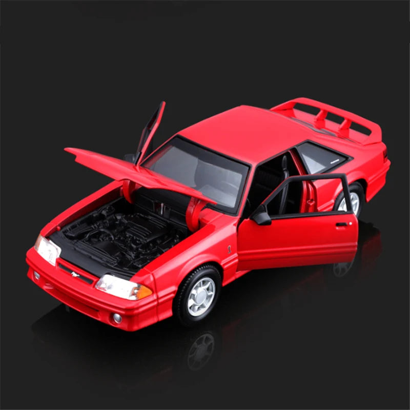 1:24 Ford Mustang SVT COBRA 1993