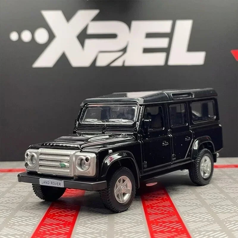 1:36 Land Rover Defender