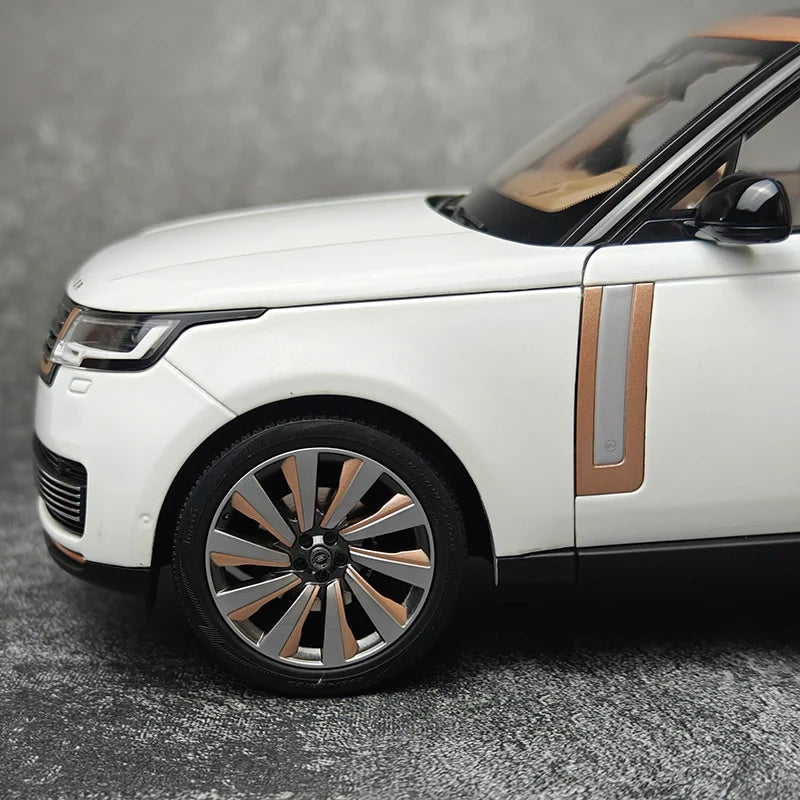 1:18 Range Rover LWB - Premium Die-cast SUV 2022