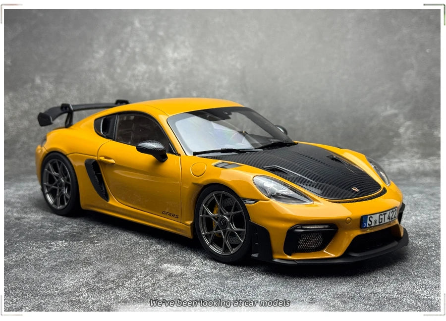 1/18 Porsche 718 Cayman GT4 RS Weissach Pack 2023