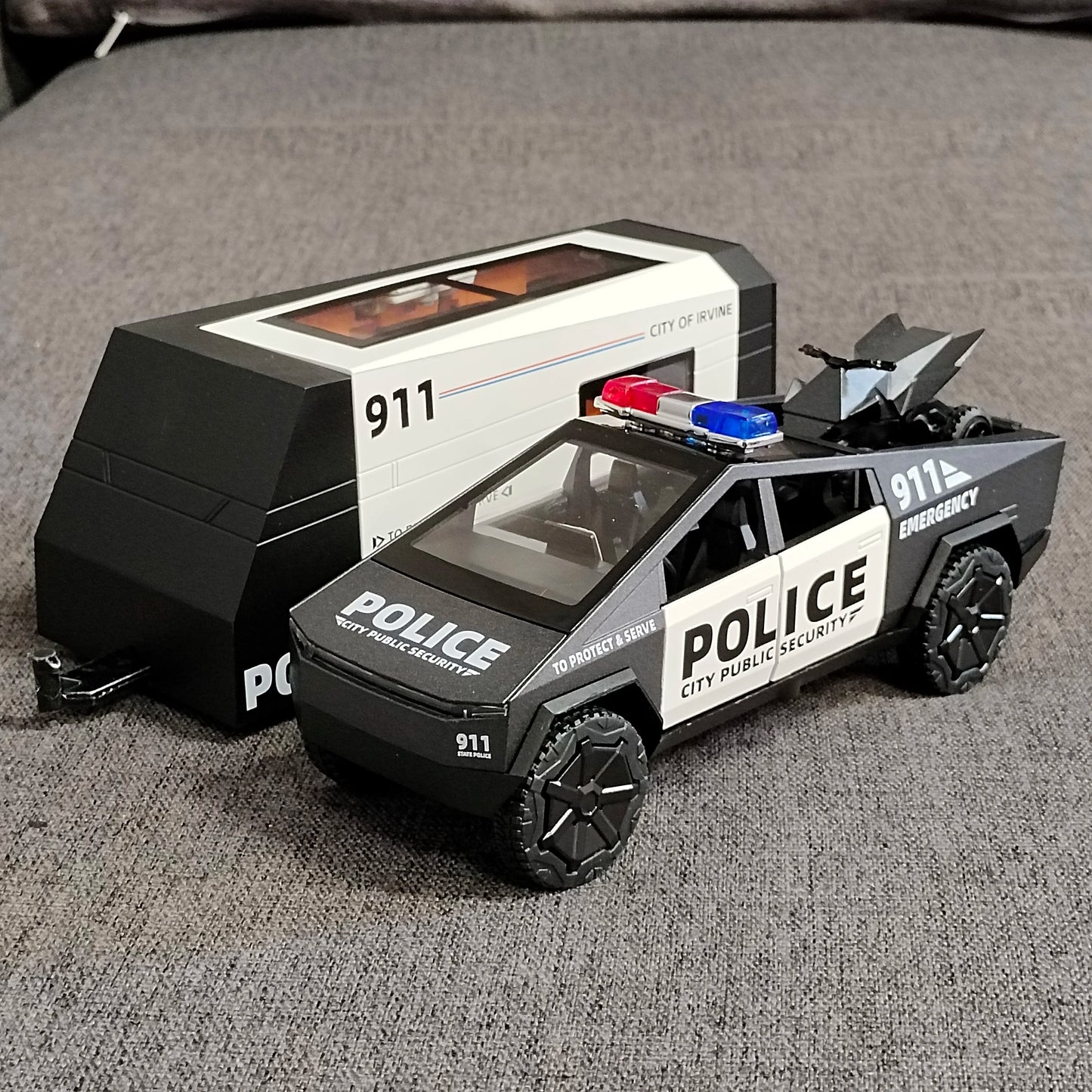 1:32 Police Tesla Cybertruck Trailer