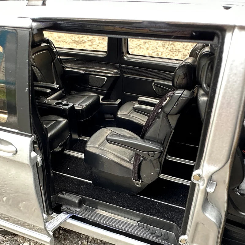 1/18 Mercedes Benz Viano V-Class AMG