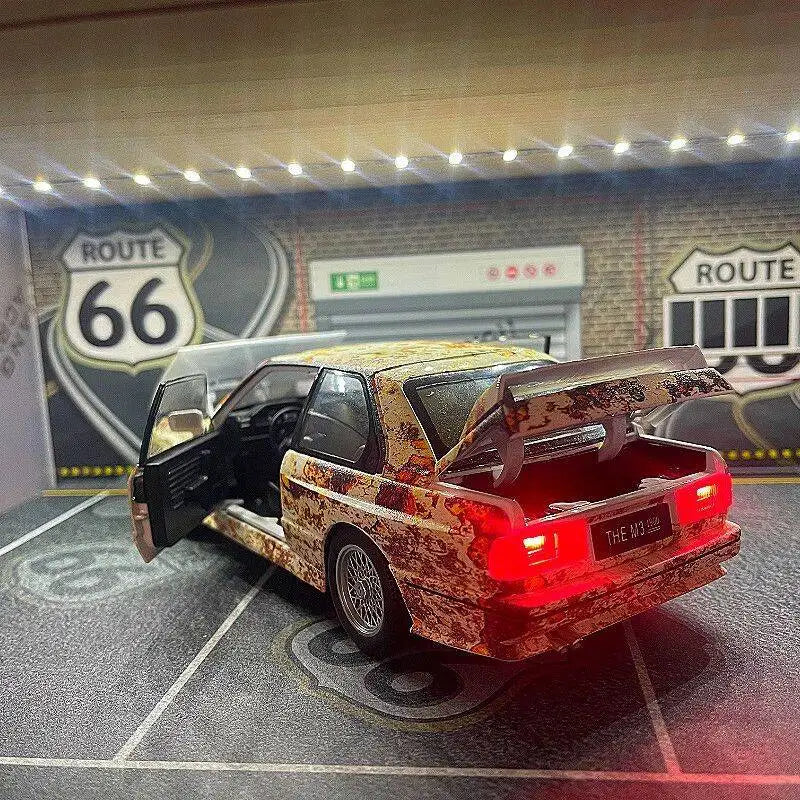 1:24 BMW 1988 M3 E30 Rust Damaged Version