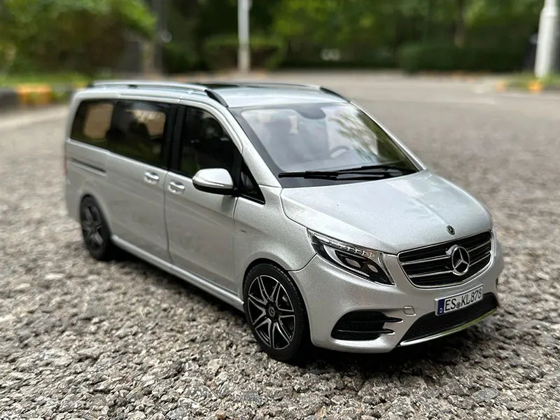 1:18 Mercedes-Benz V260 Viano MPV V-Class