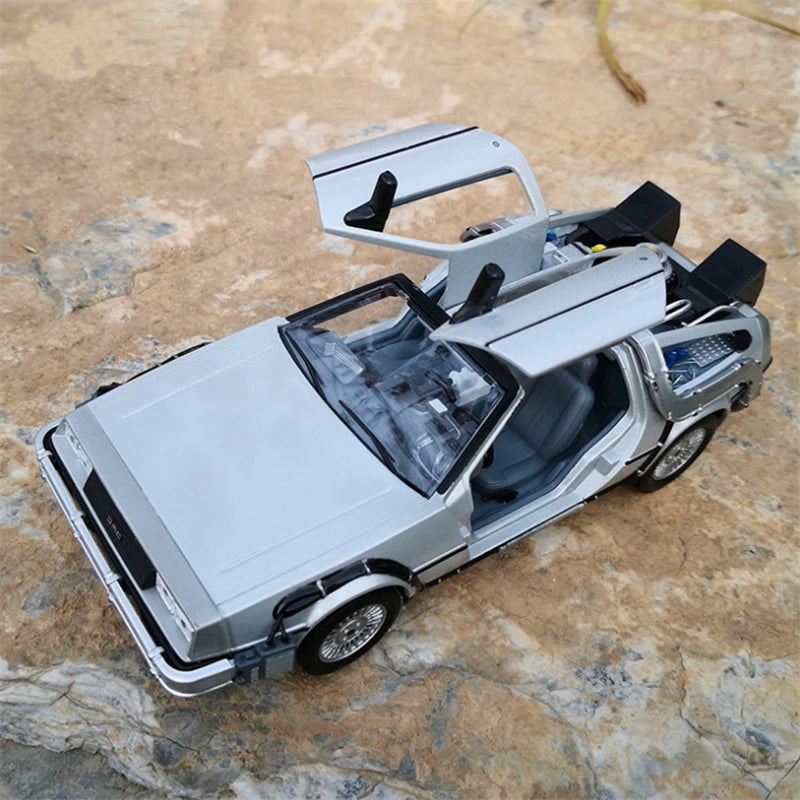 1:24 DMC-12 DeLorean Time Machine Back to the Future