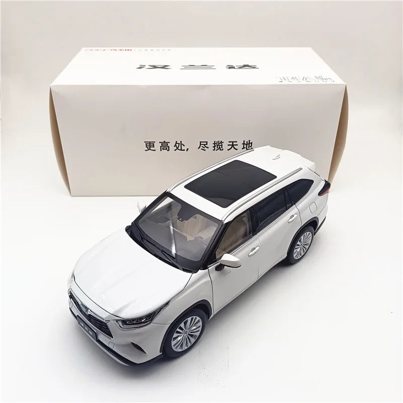 1:18 Toyota Highlander 2021