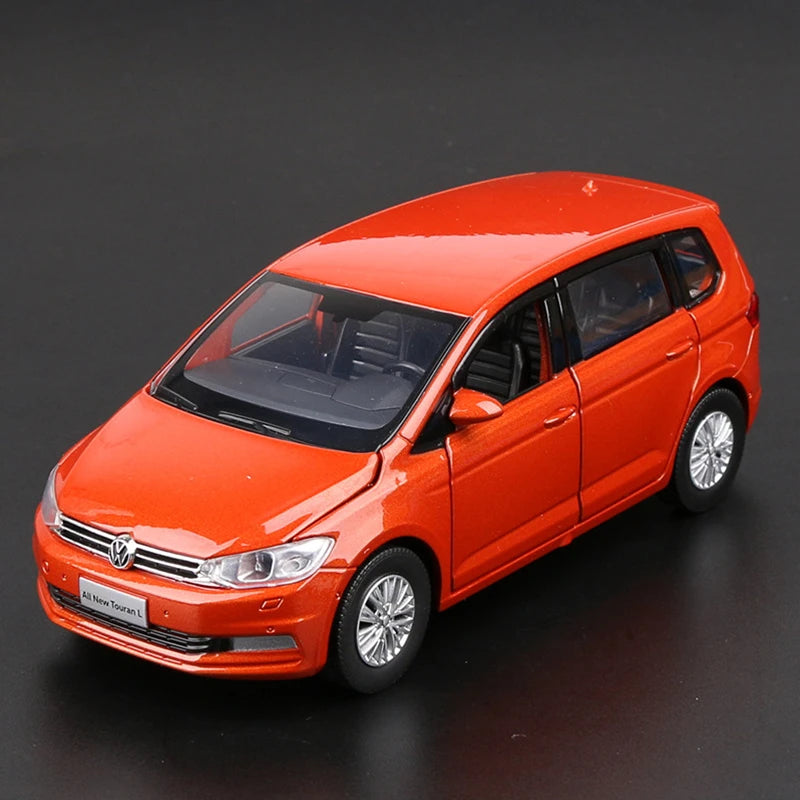 1:32 Touran L MPV