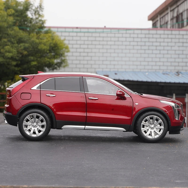 1:18 Cadillac XT4
