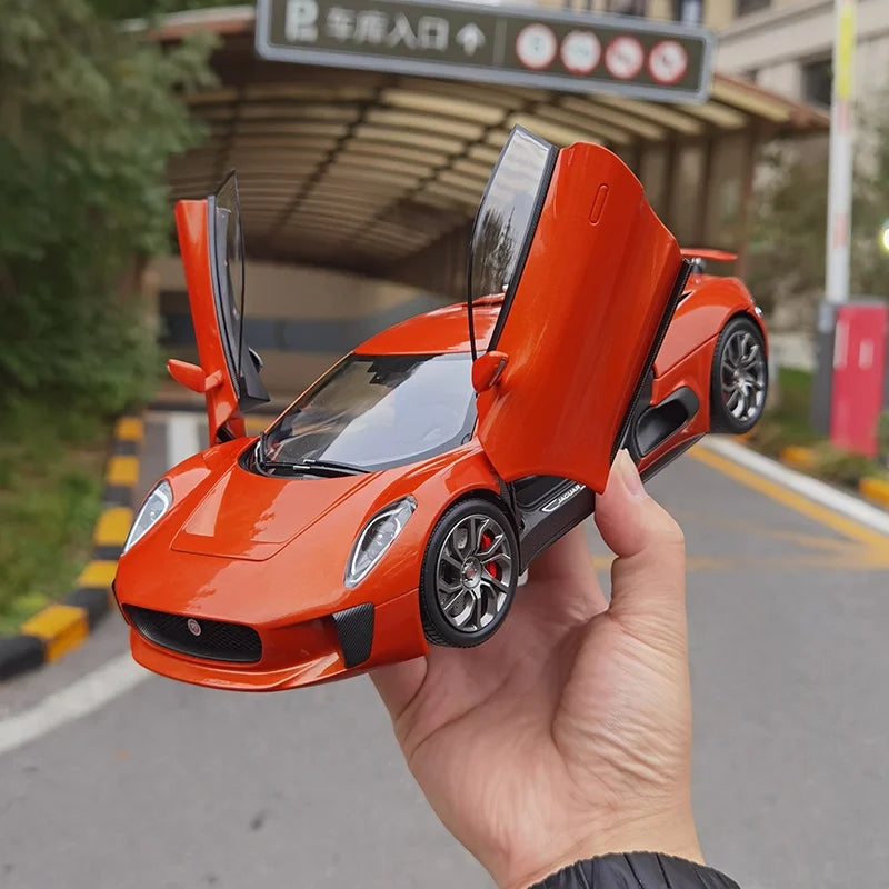 1:18 Jaguar C-X75 2015