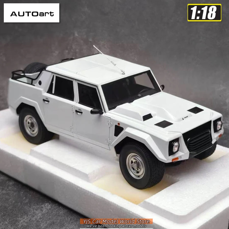 1:18 Lamborghini LM002 1986