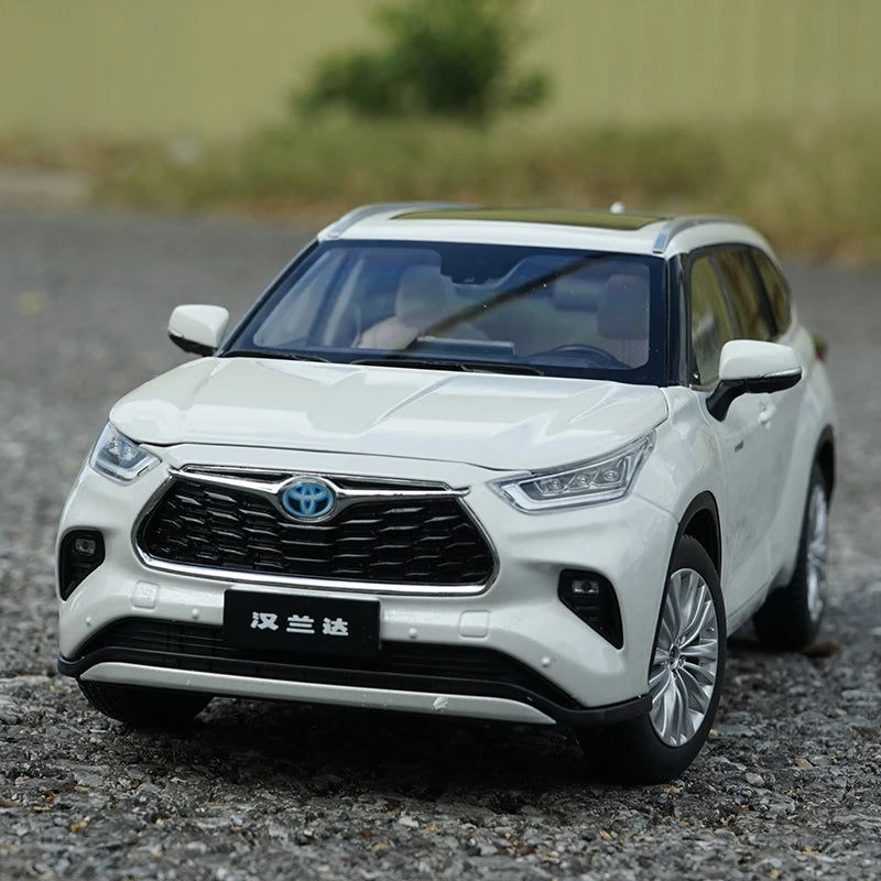 1:18 Toyota Highlander
