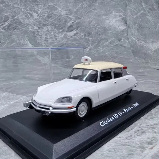 1:43 Citroen ID 19 Paris 1968
