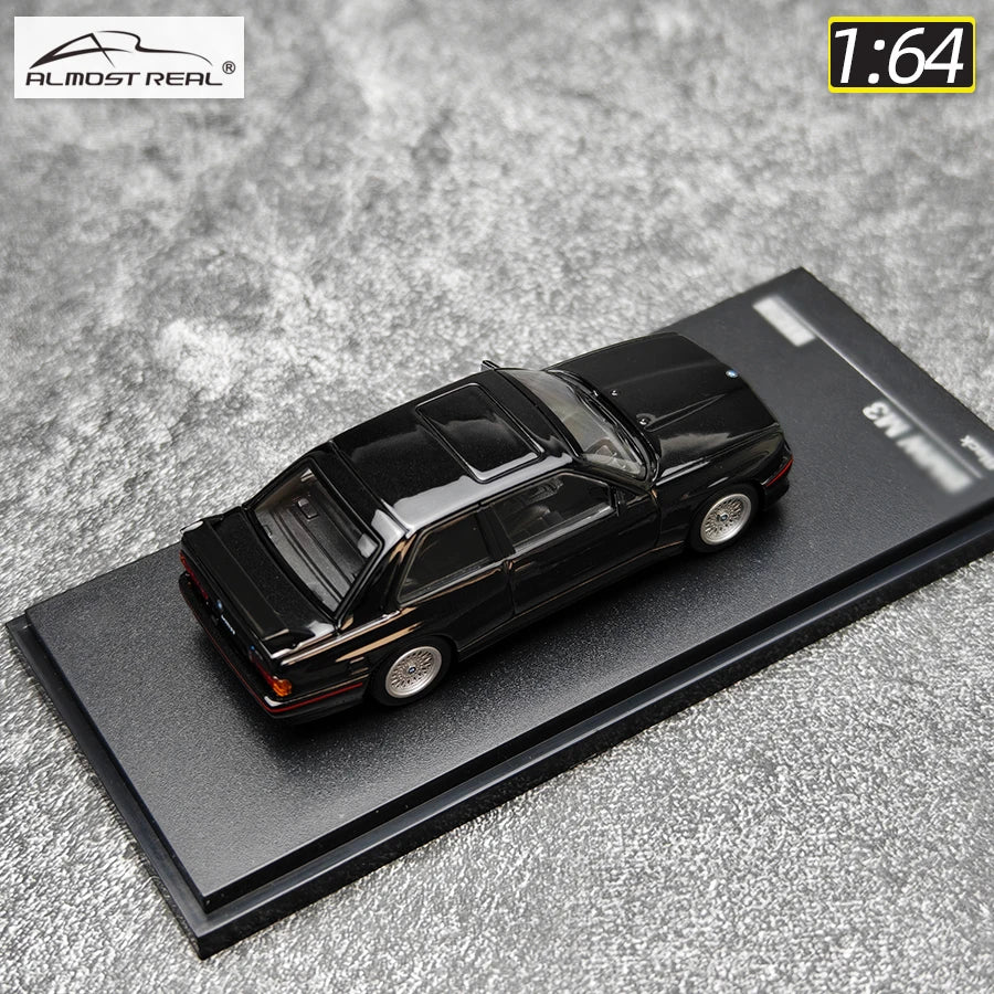 1:64 BMW M3 E30
