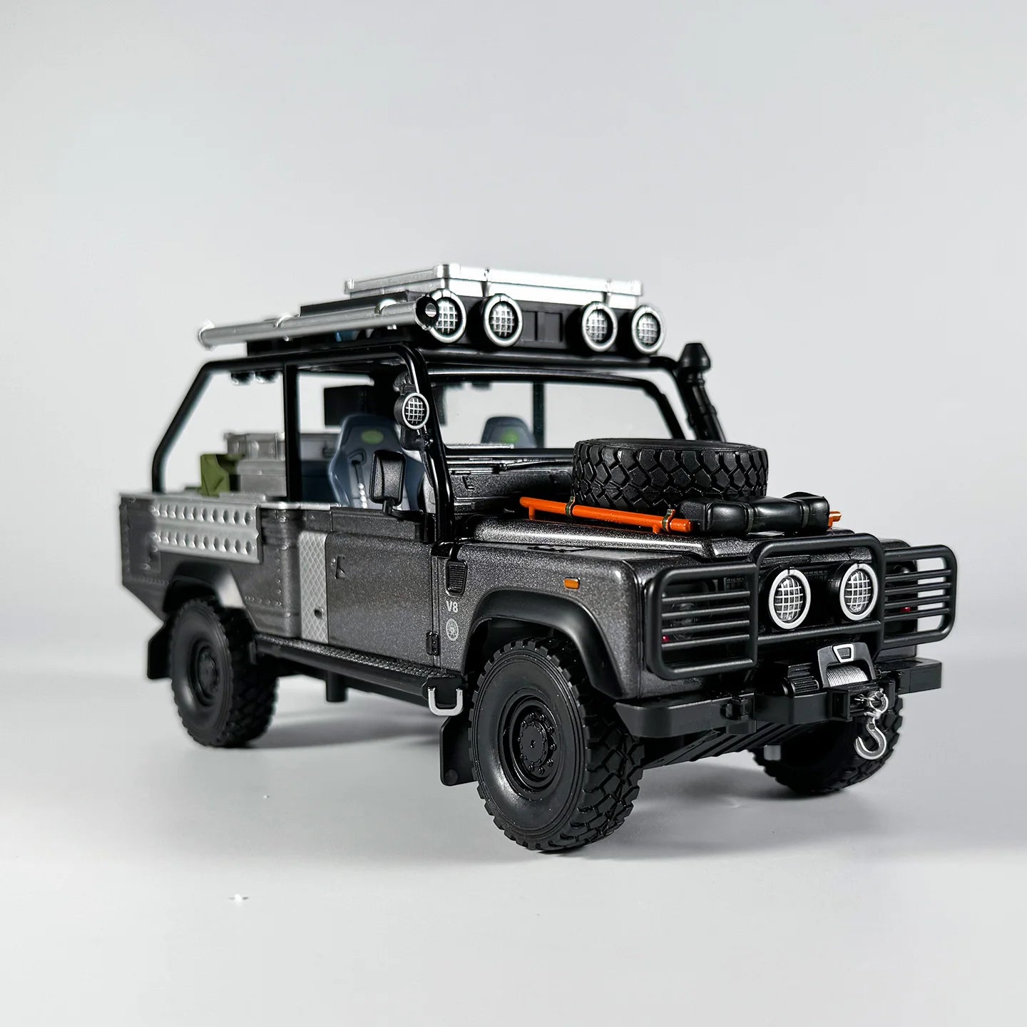 1:24 Land Rover Defender Camel Trophy