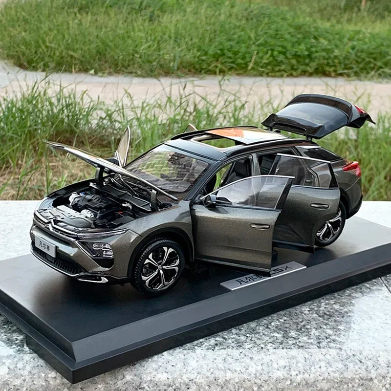 1:18 2021 Dongfeng Citroen Versailles C5 X