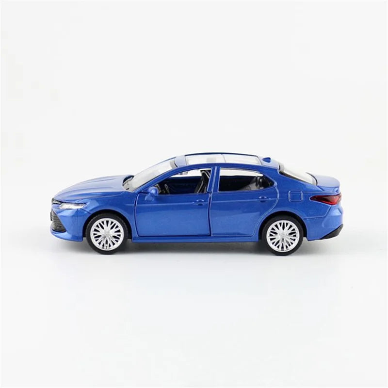 1:43 TOYOTA Camry