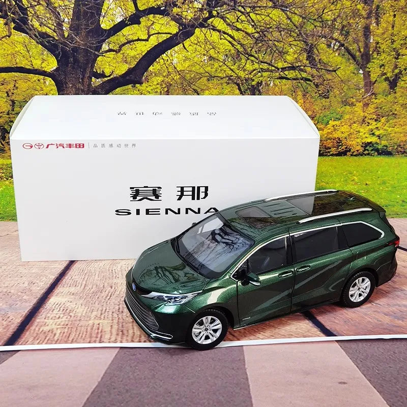 1:18 Toyota Sienna MPV