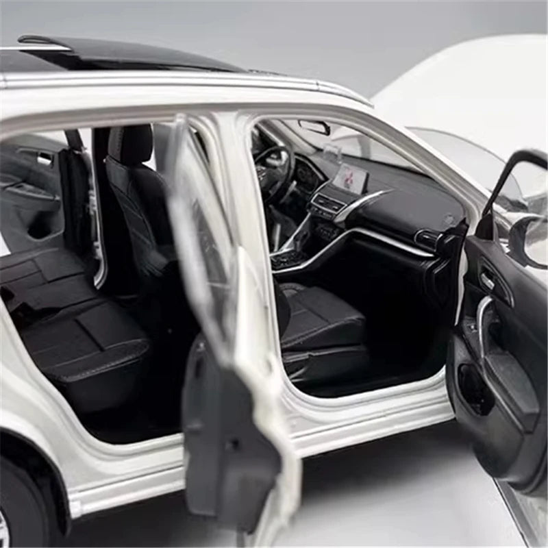 1:18 Mitsubishi Eclipse Cross