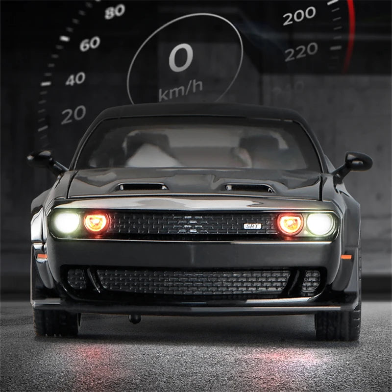 1:32 Dodge Challenger SRT