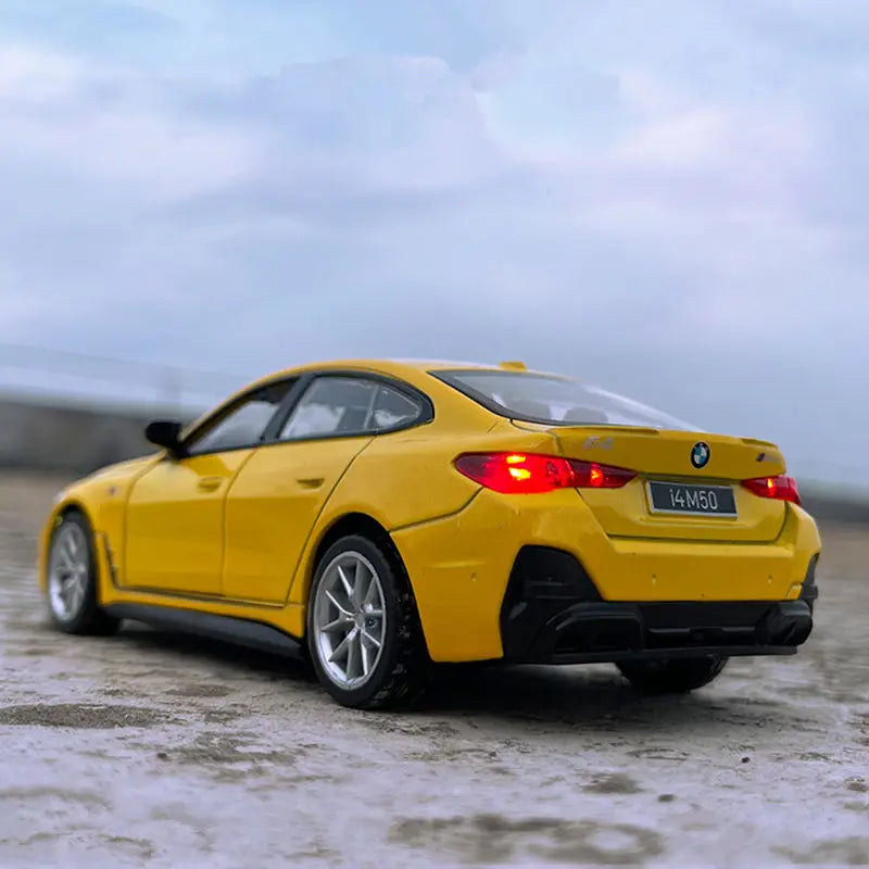 1:34 BMW i4 M50 Coupe