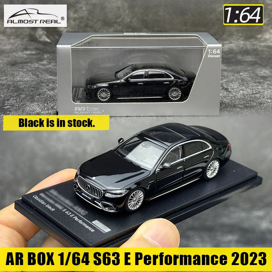 1:64 Mercedes-Benz S63 E Performance 2023