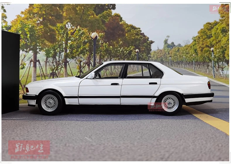 1:18 BMW 7 Series E32 730i 1986