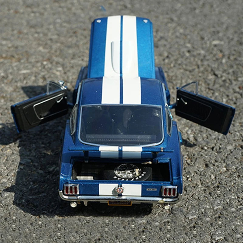 1:18 Ford Cobra Shelby 1966 GT 350