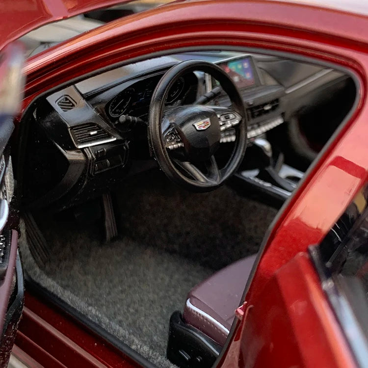 1:18 Cadillac CT4