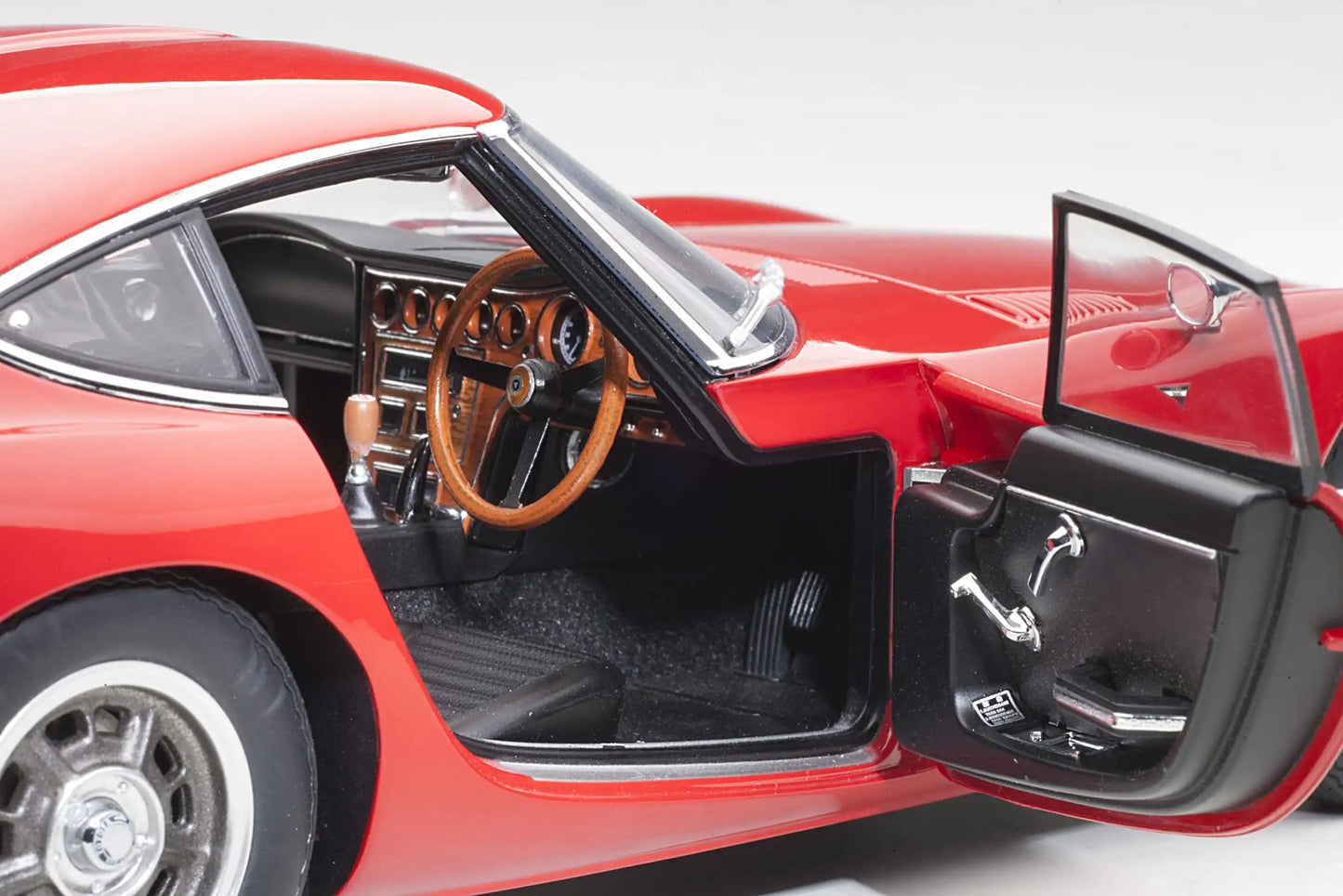 1:18 Toyota 2000 GT