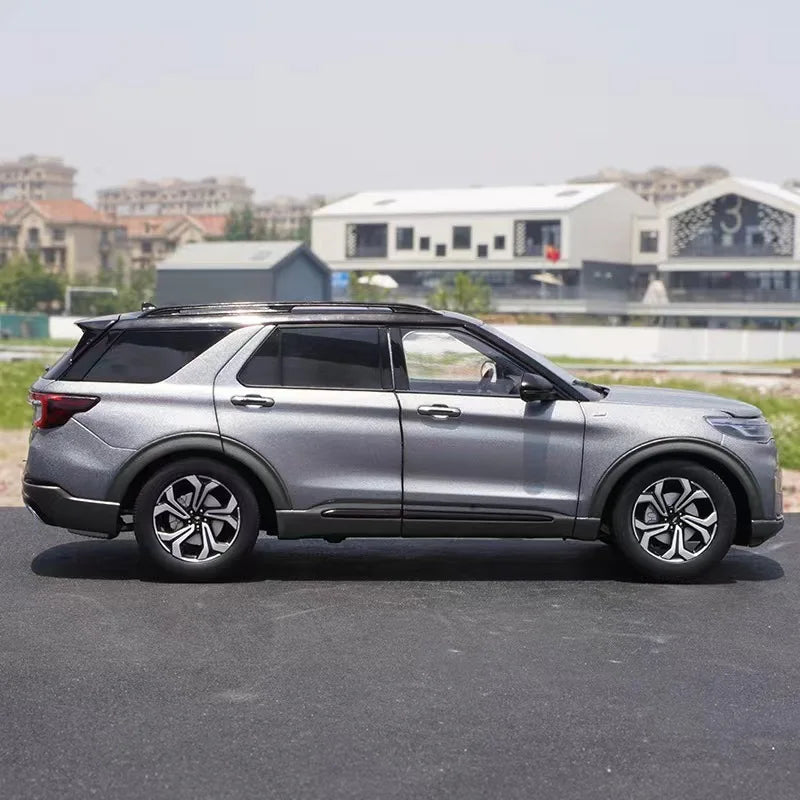 1:18 Ford EXPLORER 2023