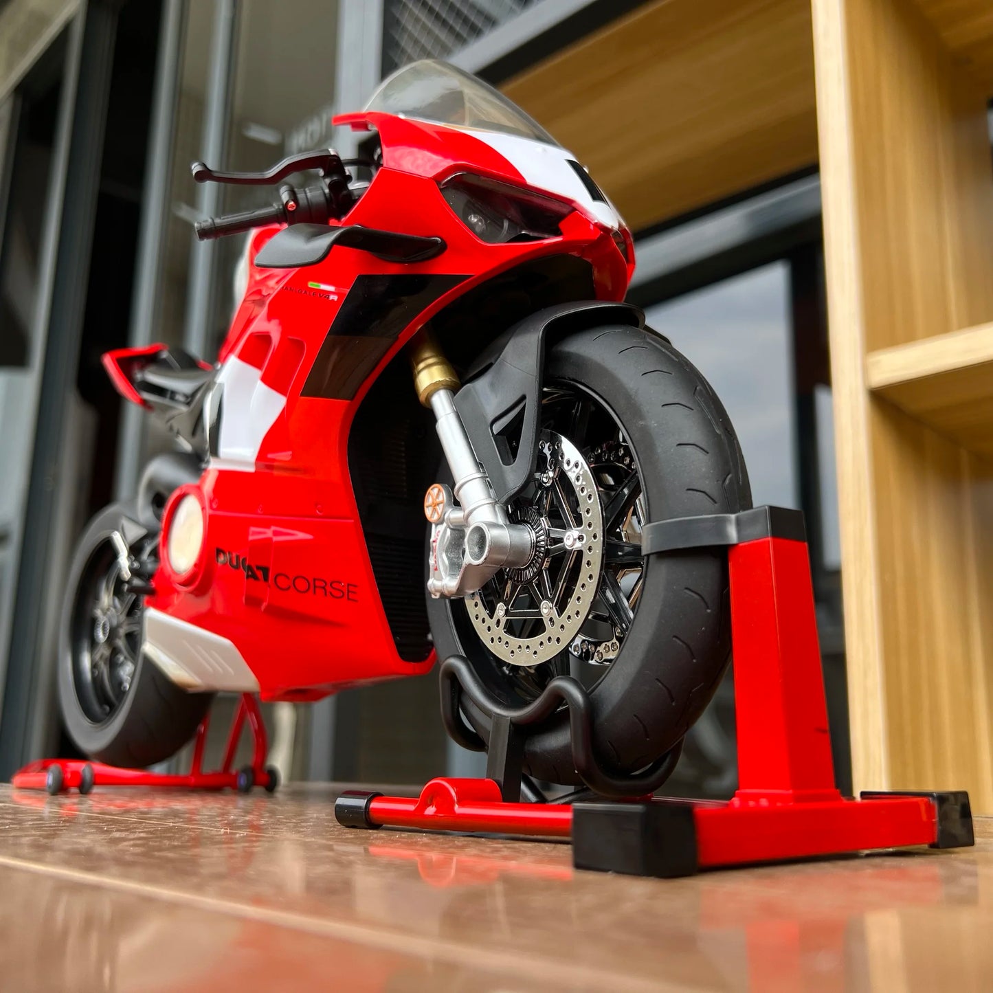 1:6 Ducati V4S Spray