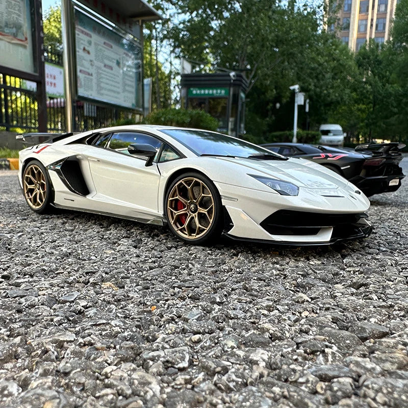 1:18 Lamborghini Aventador SVJ