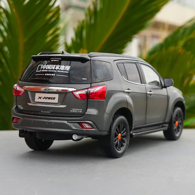 1:18 ISUZU MU-X