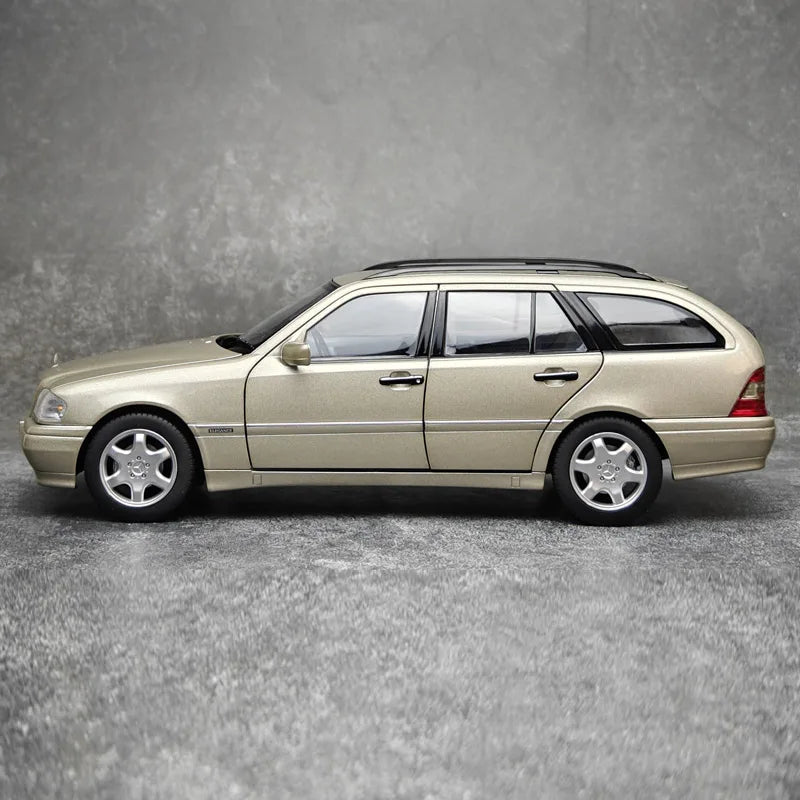 1:18 Mercedes-Benz C220 T-Model