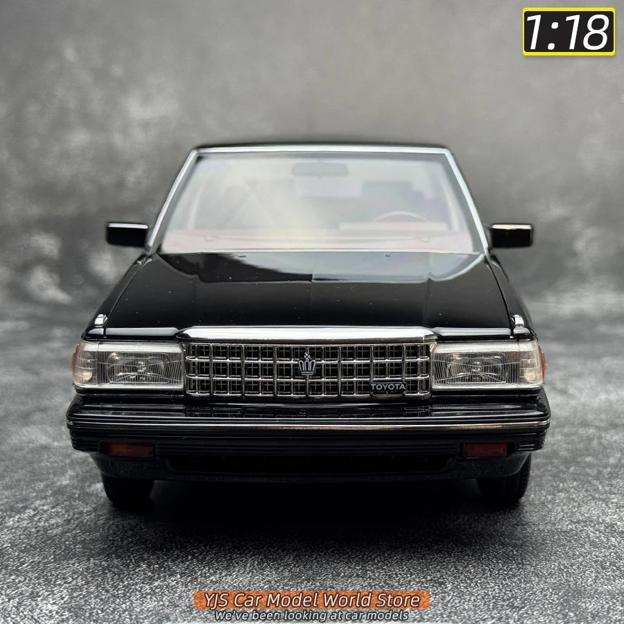 1:18 Toyota Crown MS122