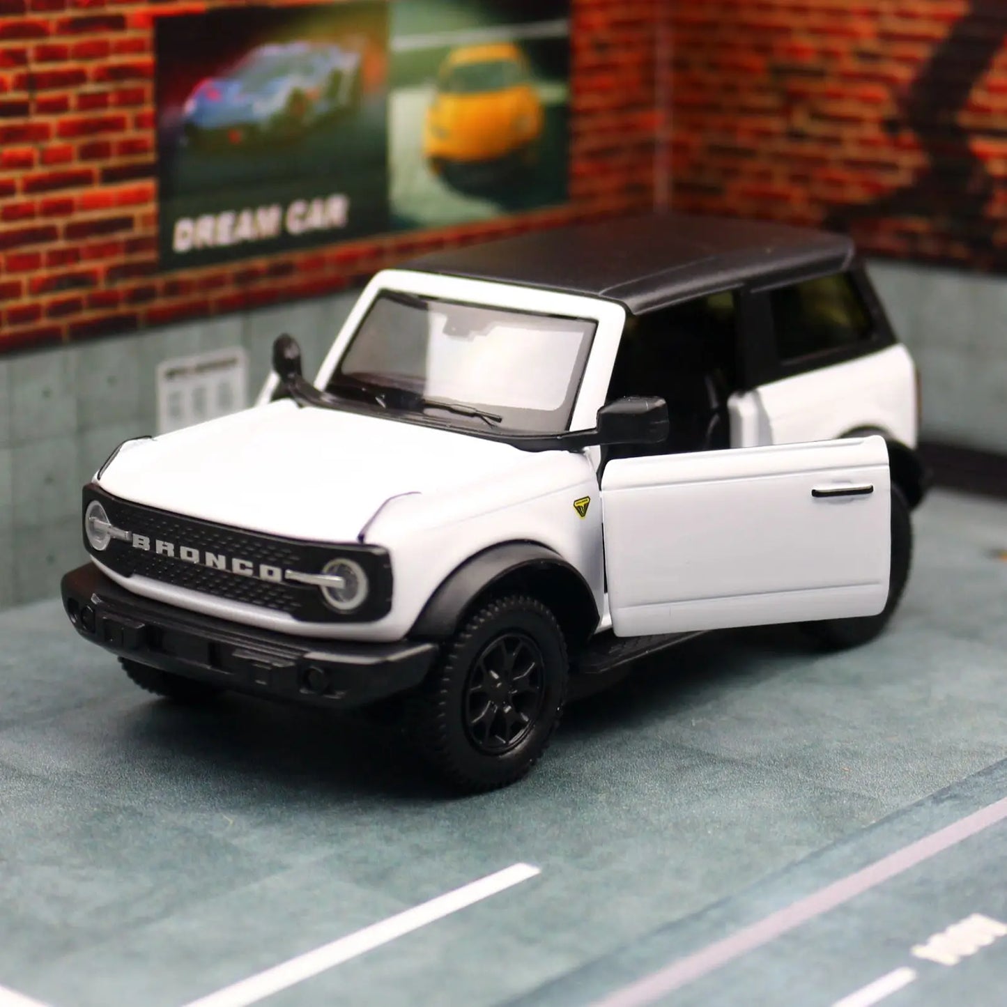 1:36 Ford Bronco