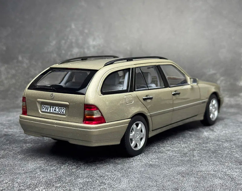 1:18 Mercedes-Benz C220 T-Model
