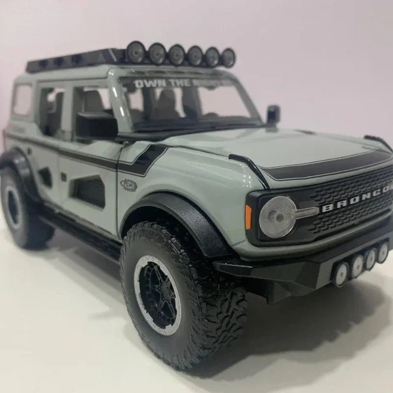 1:24 Ford Bronco 2021
