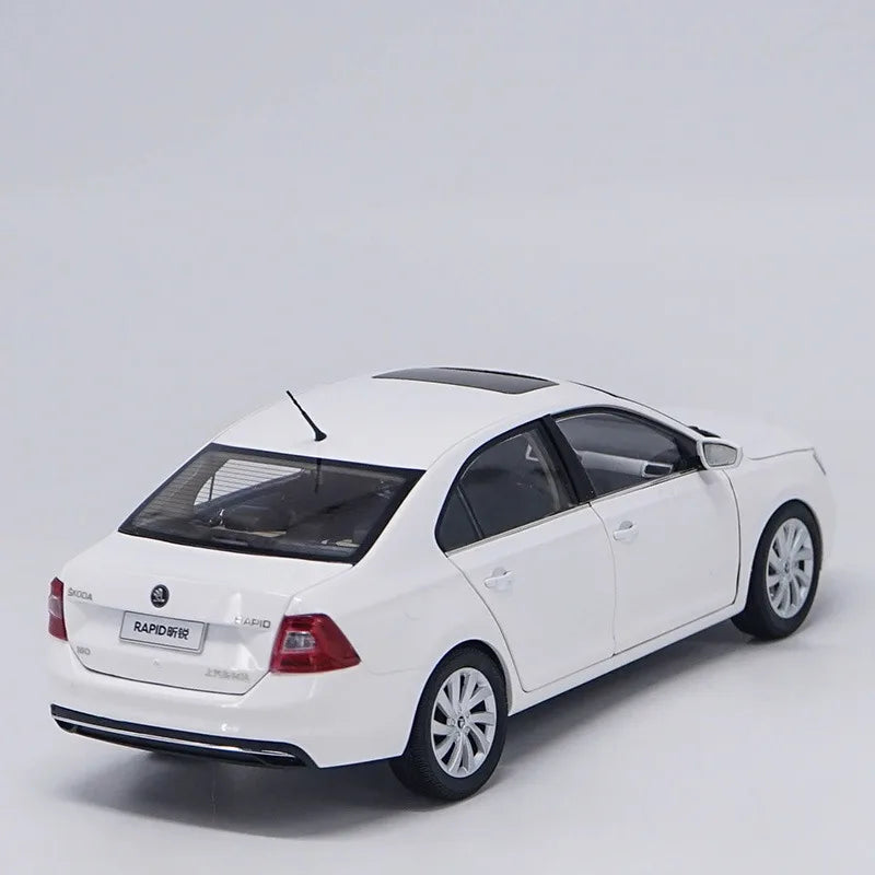 1:18 Skoda RAPID 2018