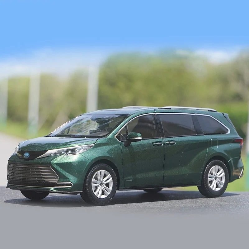 1:18 Toyota Sienna MPV